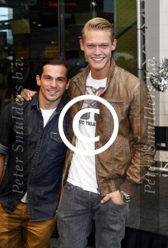 Amsterdam 11 september 2012
Premiere TED in pathe arena. Ferry Doedens met vriend
Peter Smulders bv