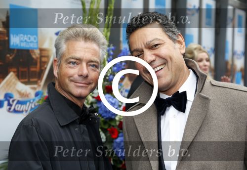 Amsterdam23 september 2012
Premiere de Jantjes in het nieuwe de la mar. Frank sanders met kennis
Peter Smulders bv