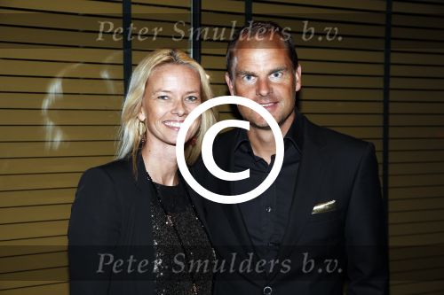 Amsterdam 1 september 2012
Ruud Gullit viert zijn 50e verjaardag in members only van Tommy Hilfiger. Guido Albers met vrouw en Frank de Boer met zijn vrouw Helen
Peter Smulders bv