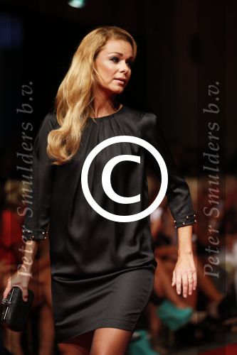 Amsterdam 10 september 2012
Modeshow Jos v Raak met oa Froukje de Both Quinty Trustfull Kim Feenstra Gigi Ravelli en Lieke v Lexmond die mee lopen in de show.
Peter Smulders bv