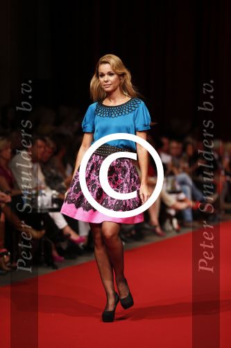 Amsterdam 10 september 2012
Modeshow Jos v Raak met oa Froukje de Both Quinty Trustfull Kim Feenstra Gigi Ravelli en Lieke v Lexmond die mee lopen in de show.
Peter Smulders bv