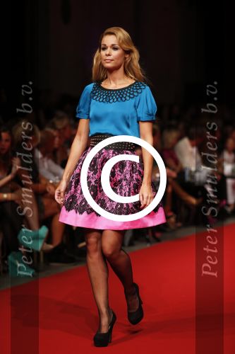 Amsterdam 10 september 2012
Modeshow Jos v Raak met oa Froukje de Both Quinty Trustfull Kim Feenstra Gigi Ravelli en Lieke v Lexmond die mee lopen in de show.
Peter Smulders bv