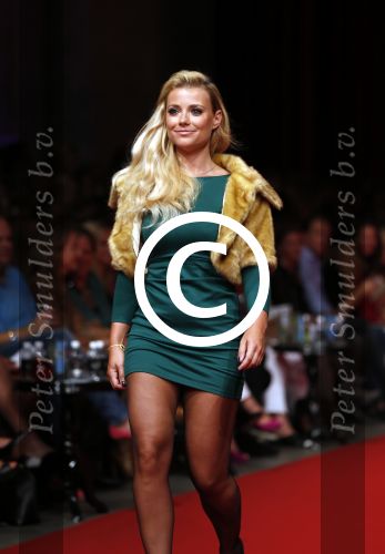 Amsterdam 10 september 2012
Modeshow Jos v Raak met oa Froukje de Both Quinty Trustfull Kim Feenstra Gigi Ravelli en Lieke v Lexmond die mee lopen in de show.
Peter Smulders bv