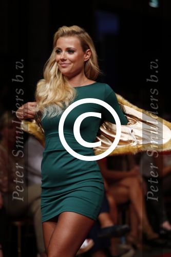 Amsterdam 10 september 2012
Modeshow Jos v Raak met oa Froukje de Both Quinty Trustfull Kim Feenstra Gigi Ravelli en Lieke v Lexmond die mee lopen in de show.
Peter Smulders bv
