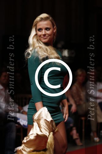 Amsterdam 10 september 2012
Modeshow Jos v Raak met oa Froukje de Both Quinty Trustfull Kim Feenstra Gigi Ravelli en Lieke v Lexmond die mee lopen in de show.
Peter Smulders bv