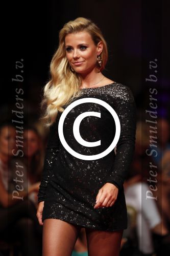 Amsterdam 10 september 2012
Modeshow Jos v Raak met oa Froukje de Both Quinty Trustfull Kim Feenstra Gigi Ravelli en Lieke v Lexmond die mee lopen in de show.
Peter Smulders bv