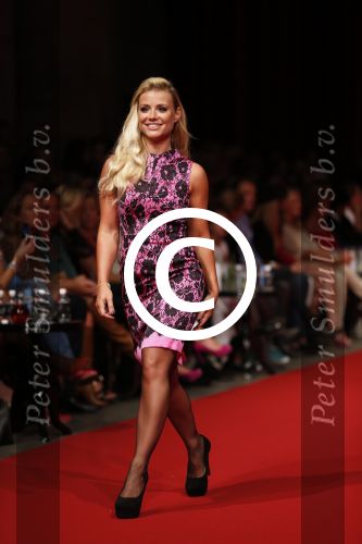 Amsterdam 10 september 2012
Modeshow Jos v Raak met oa Froukje de Both Quinty Trustfull Kim Feenstra Gigi Ravelli en Lieke v Lexmond die mee lopen in de show.
Peter Smulders bv
