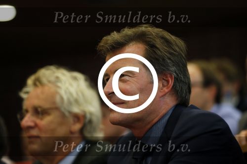 Breukelen 10 september 2012
Joop van de Ende krijgt ere doctoraat op universiteit Neyerode. Aanwezig zijn zijn vrouw Janine en kinderen Iris en Vincent. Hubert Deitmers
Peter Smulders bv