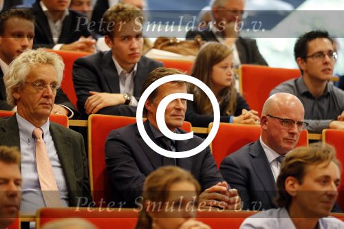 Breukelen 10 september 2012
Joop van de Ende krijgt ere doctoraat op universiteit Neyerode. Aanwezig zijn zijn vrouw Janine en kinderen Iris en Vincent. Hubert Deitmers
Peter Smulders bv
