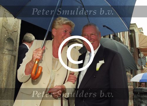 4 Mei 1999 Jan Louwers met zijn vrouw dientje Louwers