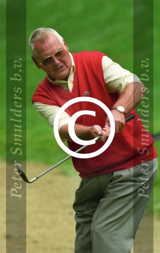 Eindhoven, 25 Augustus 1995 Jan Louwers tijdens een partijtje Golf