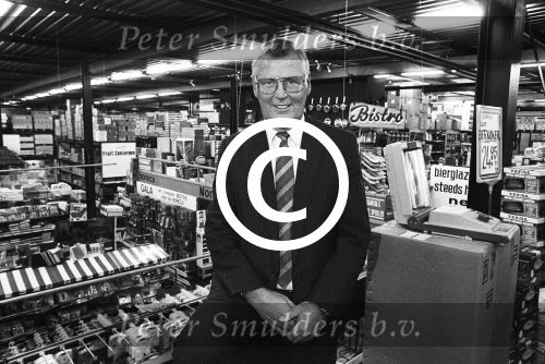 Eindhoven, 27 Oktober 1986 Jan Louwers op kantoor en bedrijf Jan Louwers Horeca Groothandel