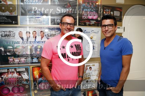 Aalsmeer 3 september 2012
Jan Smit en Gerard Joling tijdens radio opnames voor 100% NL bij Gerard thuis in zijn huis.
Peter Smulders bv