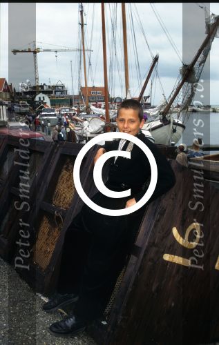 Volendam, 28 Mei 1997
Jantje Smit (Jan Smit) als zangertje bij het Volendammer Jongenskoor (waarin hij 4 jaar zong) onder leiding van Evert Beumer.
Foto Peter Smulders BV