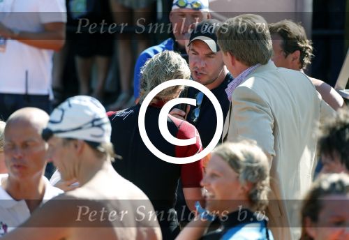 Amsterdam 9 september 2012
Maxima doet mee met de Amsterdam City swim door de grachten van Amsterdam. Prins Willem Alexander en hun dochters prinses Amalia Alexia en Ariane wachten haar an de finisch op de keizersgracht op. Jeroen v Koningsbrugge
Peter Smulders bv