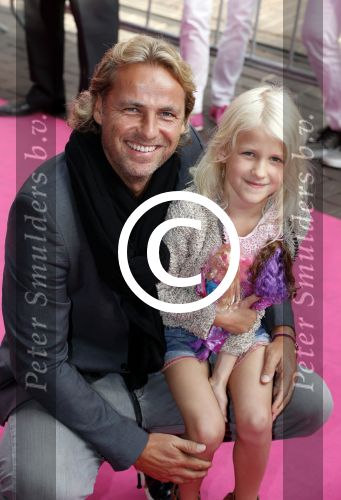 Amsterdam 9 september 2012
Premiere Barbie in Tuschinski. John Ewbank met dochter Day
Peter Smulders bv