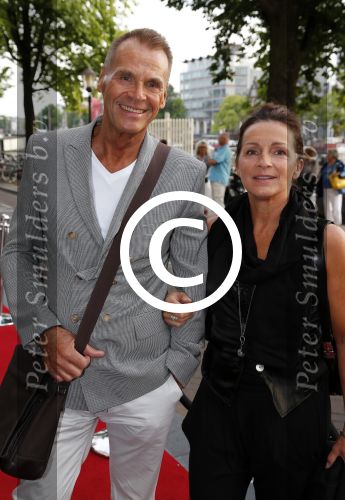 Amsterdam 29 augustus 2012
Premiere Yab Yum in carre. Joop Oonk met vrouw
Peter Smulders bv