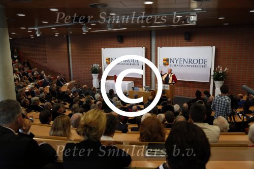 Breukelen 10 september 2012
Joop van de Ende krijgt ere doctoraat op universiteit Neyerode. Aanwezig zijn zijn vrouw Janine en kinderen Iris en Vincent
Peter Smulders bv
