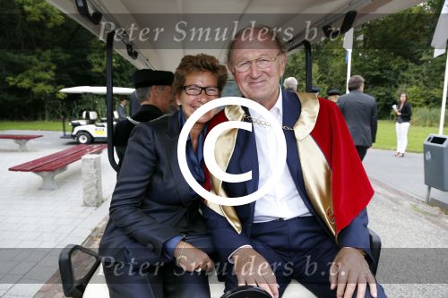 Breukelen 10 september 2012
Joop van de Ende krijgt ere doctoraat op universiteit Neyerode. Aanwezig zijn zijn vrouw Janine en kinderen Iris en Vincent
Peter Smulders bv