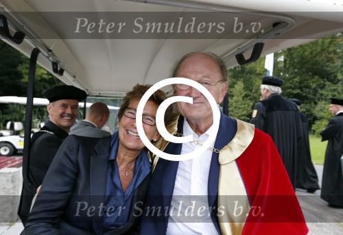 Breukelen 10 september 2012
Joop van de Ende krijgt ere doctoraat op universiteit Neyerode. Aanwezig zijn zijn vrouw Janine en kinderen Iris en Vincent
Peter Smulders bv