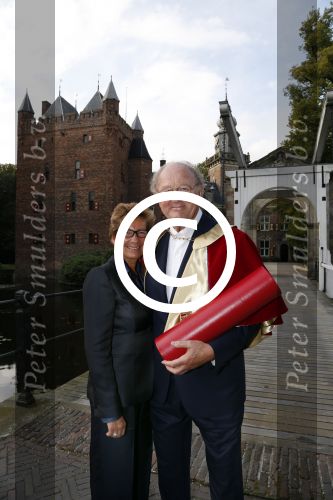 Breukelen 10 september 2012
Joop van de Ende krijgt ere doctoraat op universiteit Neyerode. Aanwezig zijn zijn vrouw Janine en kinderen Iris en Vincent
Peter Smulders bv