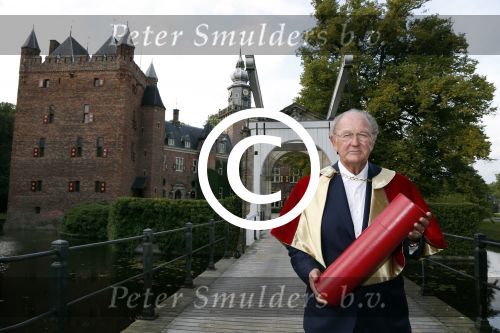 Breukelen 10 september 2012
Joop van de Ende krijgt ere doctoraat op universiteit Neyerode. Aanwezig zijn zijn vrouw Janine en kinderen Iris en Vincent
Peter Smulders bv