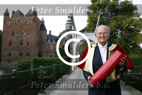 Breukelen 10 september 2012
Joop van de Ende krijgt ere doctoraat op universiteit Neyerode. Aanwezig zijn zijn vrouw Janine en kinderen Iris en Vincent
Peter Smulders bv