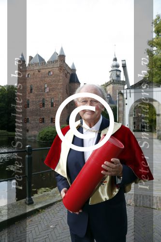 Breukelen 10 september 2012
Joop van de Ende krijgt ere doctoraat op universiteit Neyerode. Aanwezig zijn zijn vrouw Janine en kinderen Iris en Vincent
Peter Smulders bv
