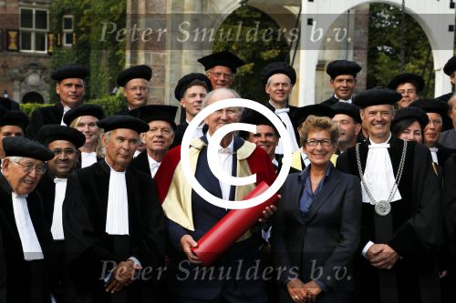 Breukelen 10 september 2012
Joop van de Ende krijgt ere doctoraat op universiteit Neyerode. Aanwezig zijn zijn vrouw Janine en kinderen Iris en Vincent
Peter Smulders bv
