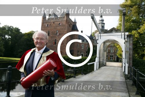 Breukelen 10 september 2012
Joop van de Ende krijgt ere doctoraat op universiteit Neyerode. Aanwezig zijn zijn vrouw Janine en kinderen Iris en Vincent
Peter Smulders bv