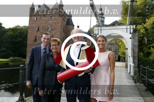 Breukelen 10 september 2012
Joop van de Ende krijgt ere doctoraat op universiteit Neyerode. Aanwezig zijn zijn vrouw Janine en kinderen Iris en Vincent
Peter Smulders bv