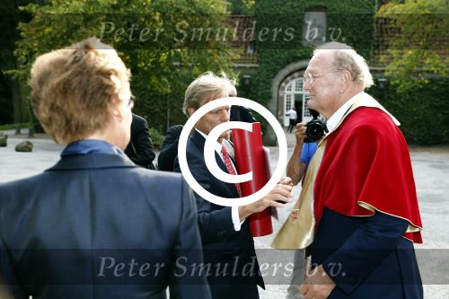 Breukelen 10 september 2012
Joop van de Ende krijgt ere doctoraat op universiteit Neyerode. Aanwezig zijn zijn vrouw Janine en kinderen Iris en Vincent
Peter Smulders bv