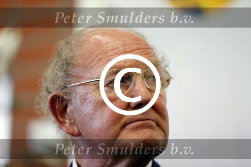 Breukelen 10 september 2012
Joop van de Ende krijgt ere doctoraat op universiteit Neyerode. Aanwezig zijn zijn vrouw Janine en kinderen Iris en Vincent
Peter Smulders bv