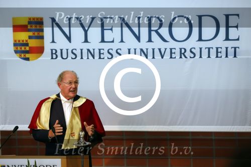Breukelen 10 september 2012
Joop van de Ende krijgt ere doctoraat op universiteit Neyerode. Aanwezig zijn zijn vrouw Janine en kinderen Iris en Vincent
Peter Smulders bv