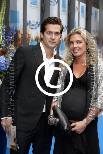 Amsterdam23 september 2012
Premiere de Jantjes in het nieuwe de la mar. Kai Lerby met zijn hoogzwangere vrouw
Peter Smulders bv