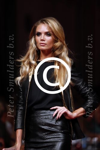 Amsterdam 10 september 2012
Modeshow Jos v Raak met oa Froukje de Both Quinty Trustfull Kim Feenstra Gigi Ravelli en Lieke v Lexmond die mee lopen in de show.
Peter Smulders bv