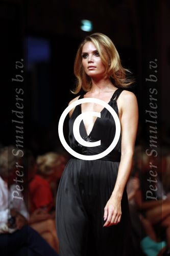 Amsterdam 10 september 2012
Modeshow Jos v Raak met oa Froukje de Both Quinty Trustfull Kim Feenstra Gigi Ravelli en Lieke v Lexmond die mee lopen in de show.
Peter Smulders bv