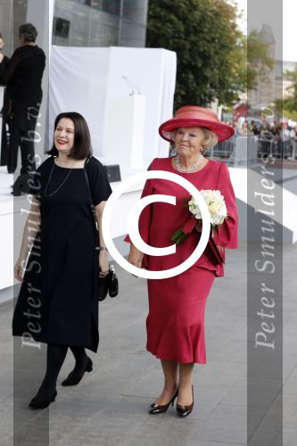 Amsterdam 22 september 2012
Koningin Beatrix opent het stedelijk museum in Amsterdam. Ook Prins Constantijn en Prinses Laurentien zijn aanwezig. directrice Ann Goldstein

Peter Smulders bv