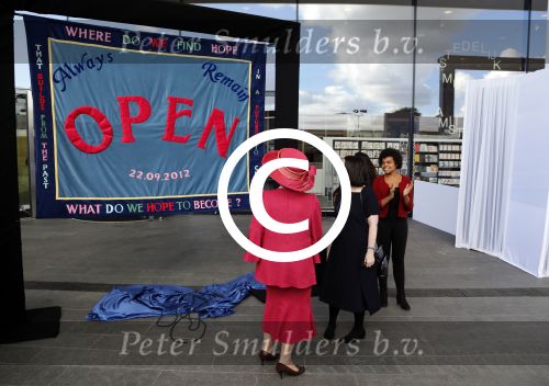 Amsterdam 22 september 2012
Koningin Beatrix opent het stedelijk museum in Amsterdam. Ook Prins Constantijn en Prinses Laurentien zijn aanwezig.
Peter Smulders bv