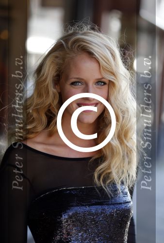 Amsterdam 28 augustus 2012
5 jaar grazia Magazine wordt gevierd met feestje in Armani winkel op de pc hooftstraat. Sylvie v d Vaart ontvangt het eerste exemplaar uit handen van Hilmar Mulder. Liza Sips
Peter Smulders bv
