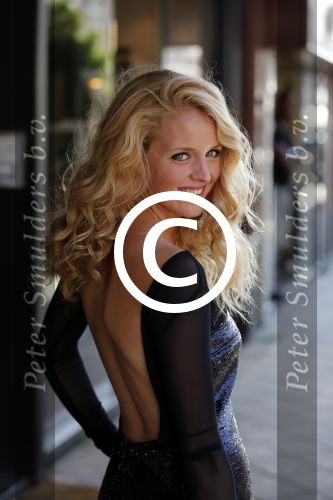 Amsterdam 28 augustus 2012
5 jaar grazia Magazine wordt gevierd met feestje in Armani winkel op de pc hooftstraat. Sylvie v d Vaart ontvangt het eerste exemplaar uit handen van Hilmar Mulder. Liza Sips
Peter Smulders bv