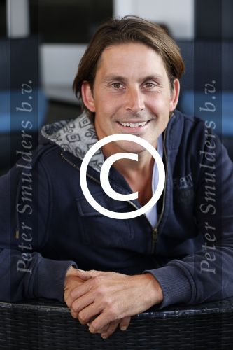 Amsterdam 3 september 2012
Presentatie deelnmemers expeditie Robinson bij strand west . Lodewijk Hoekstra
Peter Smulders bv