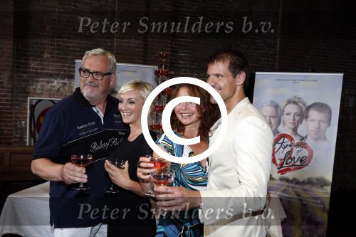 Amsterdam 11 september 2012
Presentatie aspect of love met oa lone v Roosendaal Ernst daniel Smid Rene v Kooten en Maaike Widdershoven.
Peter Smulders bv