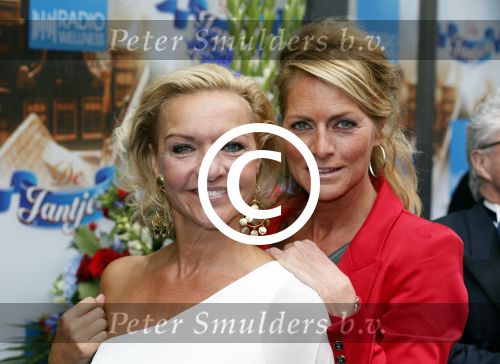 Amsterdam23 september 2012
Premiere de Jantjes in het nieuwe de la mar. Milika Peterzon en Mariska v Kolck
Peter Smulders bv