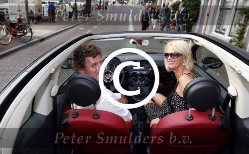 Amsterdam 29 augustus 2012
Premiere Yab Yum in carre. Mary-Lou v Steenis met man in fiat 500 cabrio
Peter Smulders bv