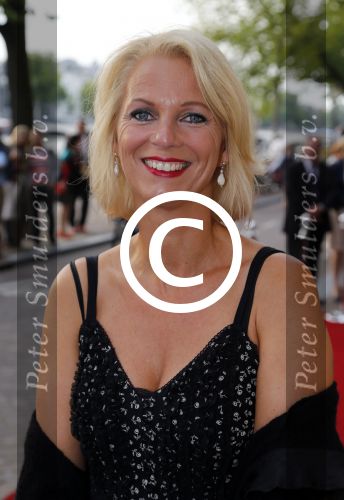 Amsterdam 29 augustus 2012
Premiere Yab Yum in carre. Mary-Lou v Steenis met man in fiat 500 cabrio
Peter Smulders bv