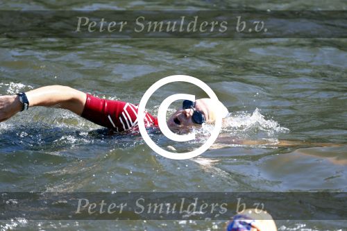 Amsterdam 9 september 2012
Maxima doet mee met de Amsterdam City swim door de grachten van Amsterdam. Prins Willem Alexander en hun dochters prinses Amalia Alexia en Ariane wachten haar an de finisch op de keizersgracht op.
Peter Smulders bv