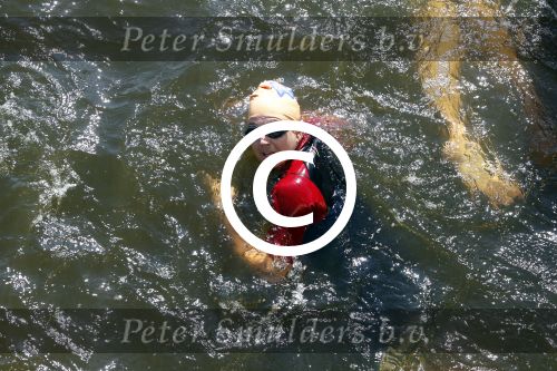Amsterdam 9 september 2012
Maxima doet mee met de Amsterdam City swim door de grachten van Amsterdam. Prins Willem Alexander en hun dochters prinses Amalia Alexia en Ariane wachten haar an de finisch op de keizersgracht op.
Peter Smulders bv