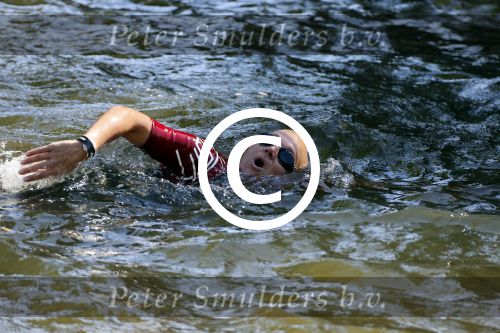 Amsterdam 9 september 2012
Maxima doet mee met de Amsterdam City swim door de grachten van Amsterdam. Prins Willem Alexander en hun dochters prinses Amalia Alexia en Ariane wachten haar an de finisch op de keizersgracht op.
Peter Smulders bv