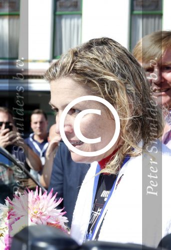 Amsterdam 9 september 2012
Maxima doet mee met de Amsterdam City swim door de grachten van Amsterdam. Prins Willem Alexander en hun dochters prinses Amalia Alexia en Ariane wachten haar an de finisch op de keizersgracht op.
Peter Smulders bv